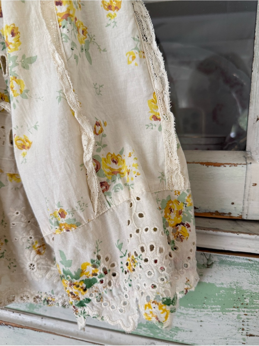 Magnolia Pearl Eyelet Eadred Blouse - Picture 7 of 10